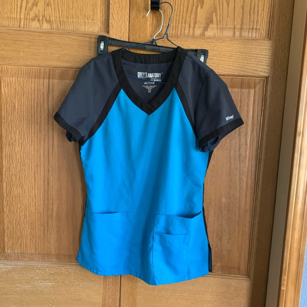 Greys Anatomy scrub top. XS
